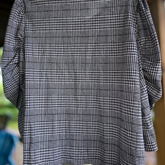 Cato Top - Picture 2 of 2